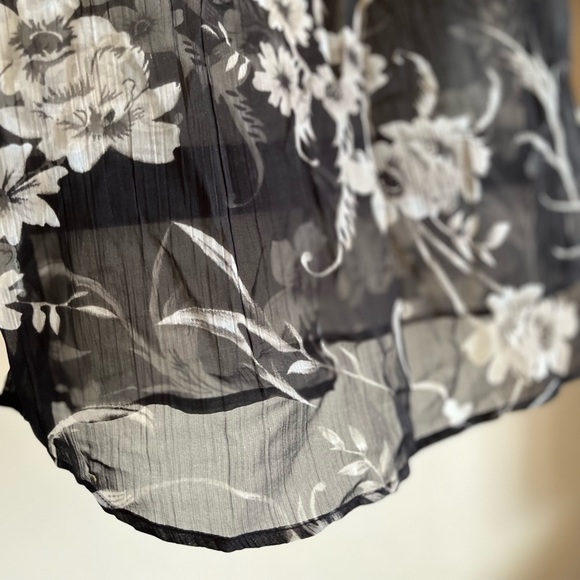 Grace Elements embellished black gray flowers sheer tunic blouse - Picture 11 of 11